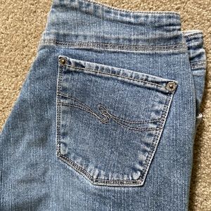 🔥 3/$15 Silver brand women’s crop jeans